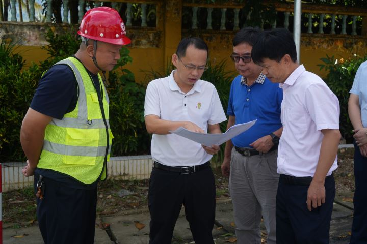 县长郑达峰调研环热带雨林国家公园旅游公路琼中11标段